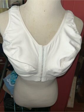 White Front-Closure Support Bra - Women Accessories